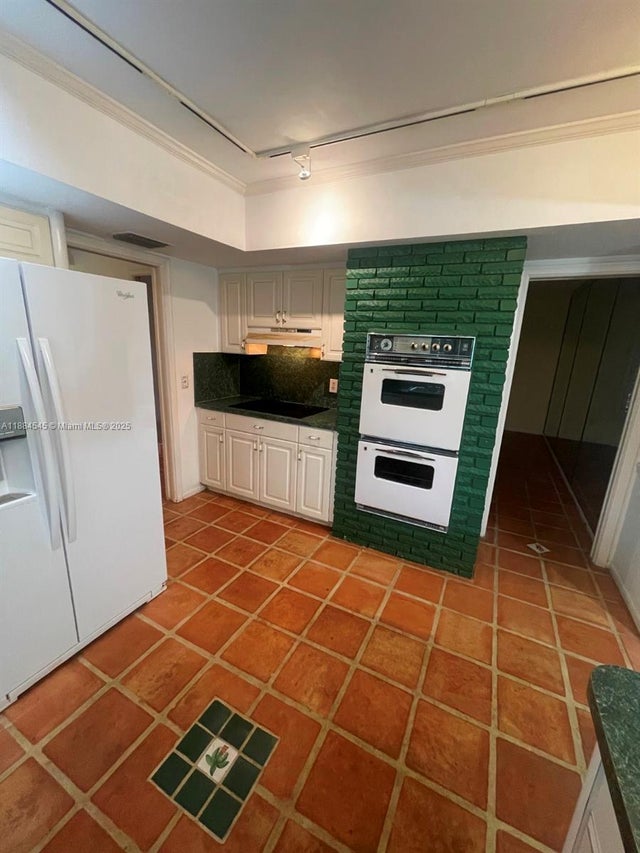 2 of 15 - 7185 Sw 101st St, Pinecrest, FL