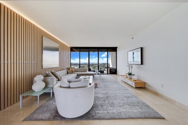 4 of 22 - 1000 Venetian Way 1902, Miami, FL