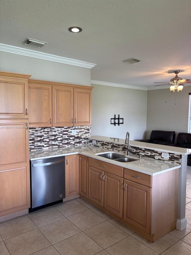 5 of 35 - 6437 Sw 158th Psge, Miami, FL