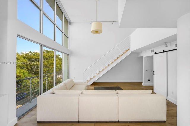 3 of 17 - 221 Jefferson Ave 10, Miami Beach, FL
