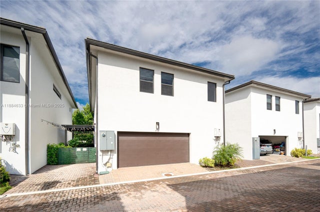 5 of 64 - 4332 Nw 81st Ave, Doral, FL
