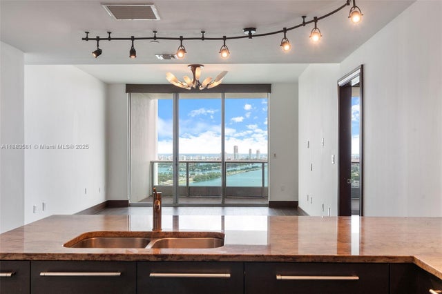 2 of 42 - 900 Biscayne Blvd 3502, Miami, FL