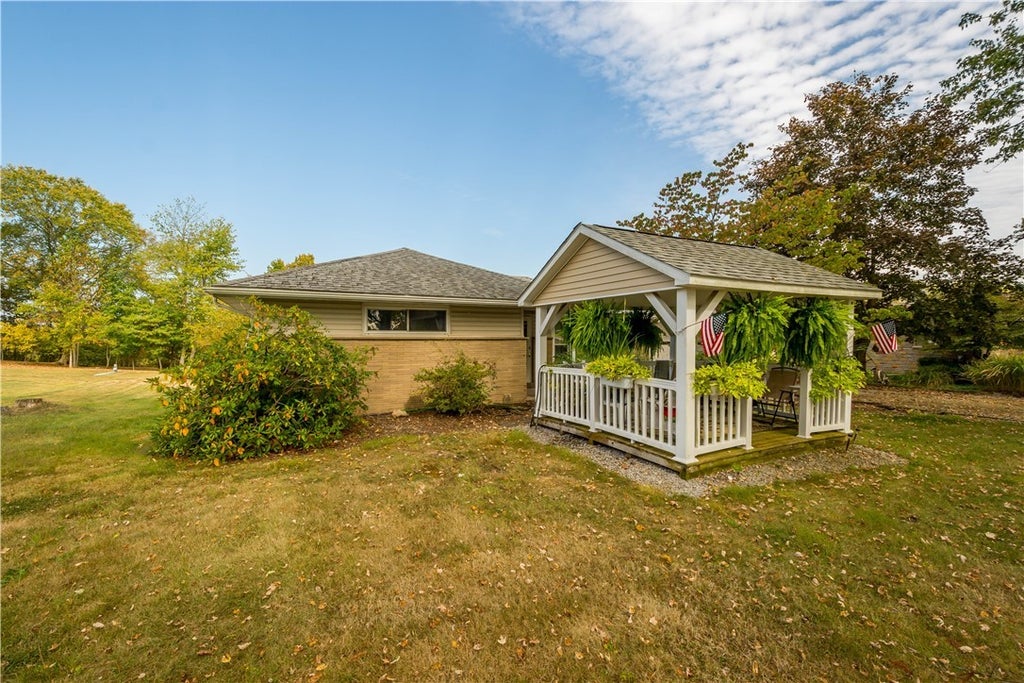 151 Maplehurst Drive, Raccoon