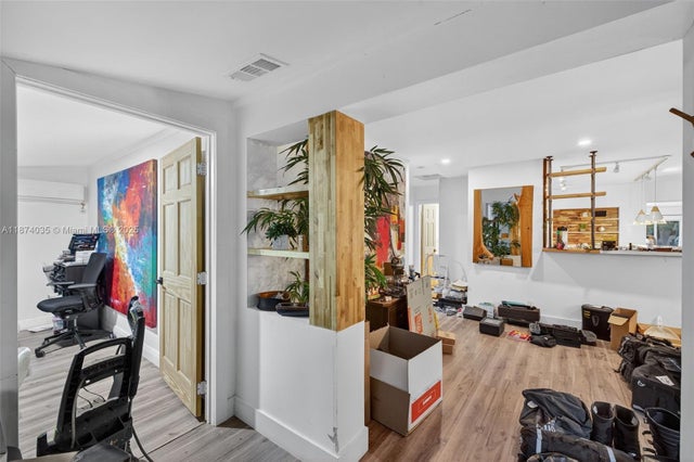 4 of 34 - 1643 Ne 8th Ave, Fort Lauderdale, FL
