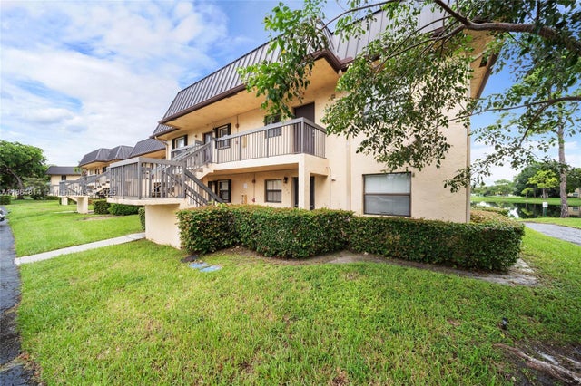 9258 Nw 1st St 206, Pembroke Pines