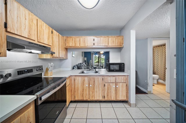 4 of 22 - 9258 Nw 1st St 206, Pembroke Pines, FL