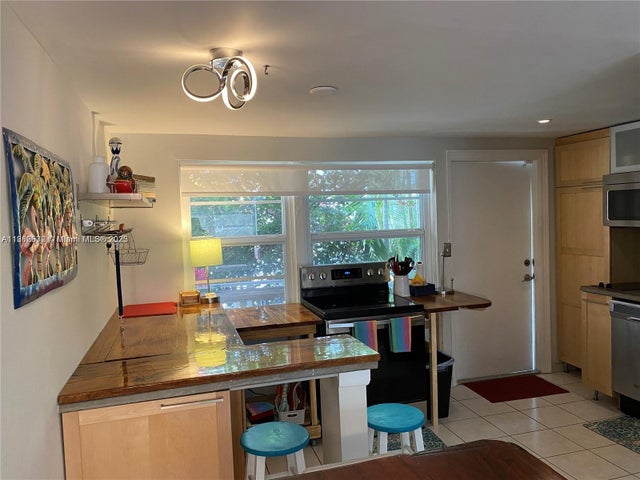 3 of 28 - 6865 Bay Dr 1, Miami Beach, FL