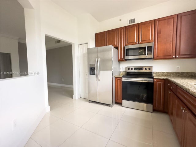 5 of 19 - 3001 Ne 185th St 411, Aventura, FL