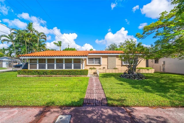 1 of 45 - 995 S Shore Dr, Miami Beach, FL