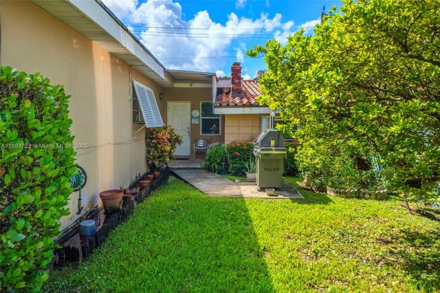 5 of 45 - 995 S Shore Dr, Miami Beach, FL