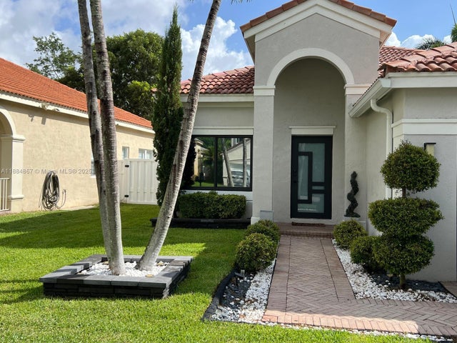3 of 22 - 800 Tanglewood Cir, Weston, FL