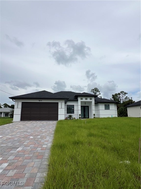 1011 Barcelona St E, Lehigh Acres