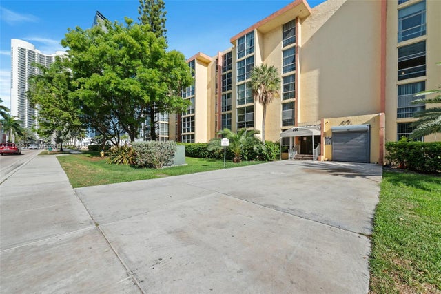3 of 35 - 200 172nd St 108, Sunny Isles Beach, FL