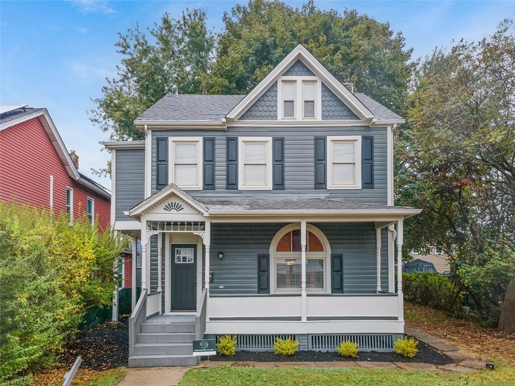 2671 Center Street, Ingram