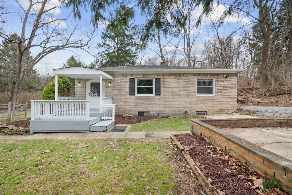 600 Camp Meeting Road, Leet