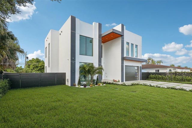 4 of 30 - 9330 Sw 34th St, Miami, FL