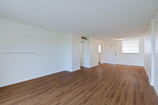 Photo of Listing #A11884989