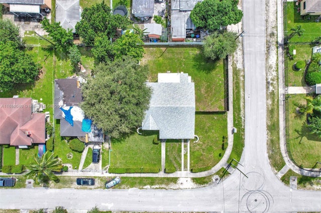 3 of 77 - 1090 Nw 77th St, Miami, FL