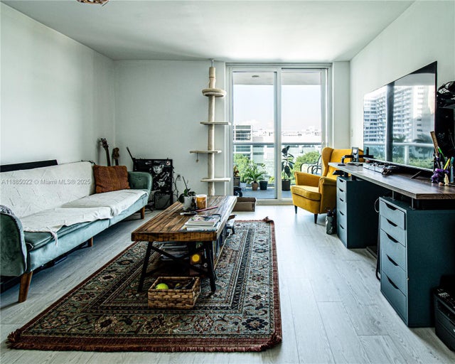 1 of 13 - 1035 West Ave 602, Miami Beach, FL