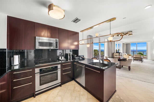 5 of 46 - 4391 Collins Ave 410, Miami Beach, FL