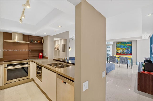 3 of 38 - 1500 Ocean Dr 507, Miami Beach, FL