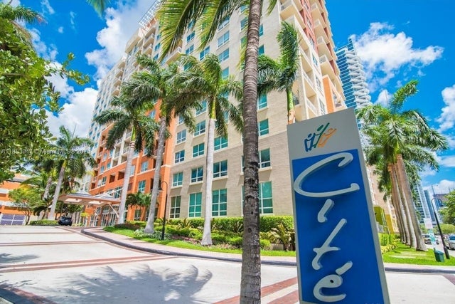 2 of 29 - 2000 N Bayshore Dr 1105, Miami, FL