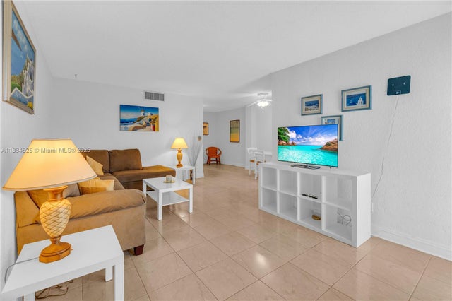 2 of 39 - 1750 Jefferson St 502, Hollywood, FL