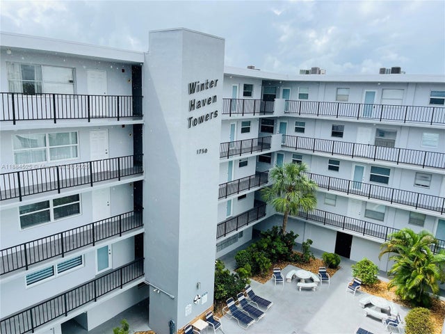 4 of 39 - 1750 Jefferson St 502, Hollywood, FL
