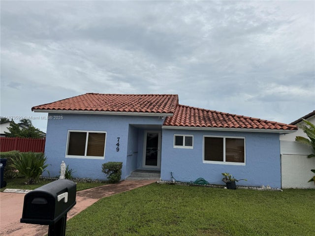 1 of 17 - 749 Sw 99th Ct Cir, Miami, FL
