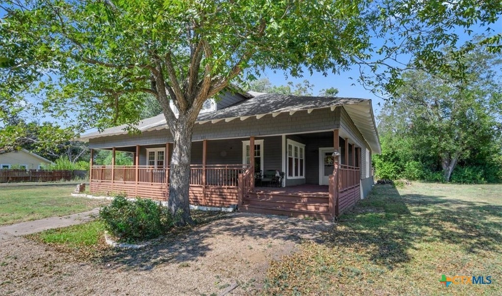 209 S Bowie Street, Bartlett