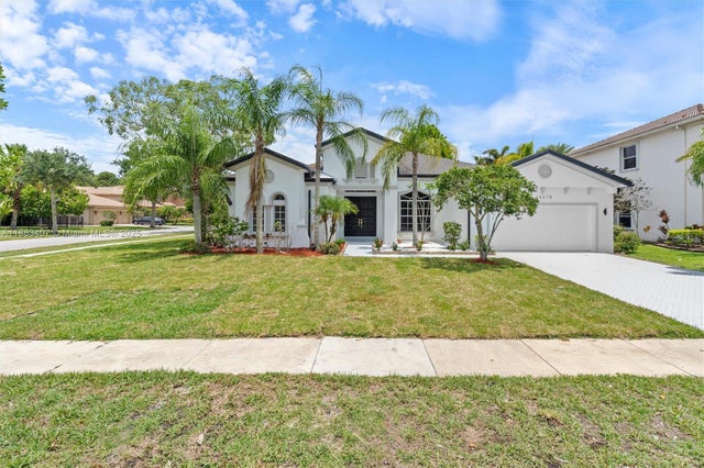 2 of 25 - 10275 Oak Meadow Ln, Lake Worth, FL