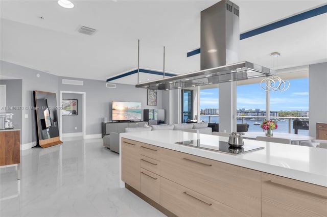 2 of 39 - 17111 Biscayne Blvd 602, North Miami Beach, FL