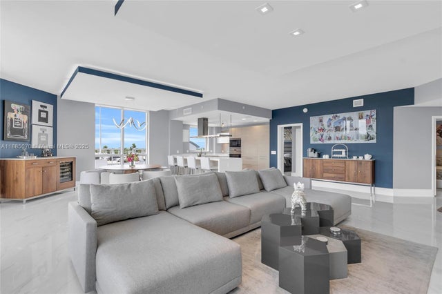 4 of 39 - 17111 Biscayne Blvd 602, North Miami Beach, FL