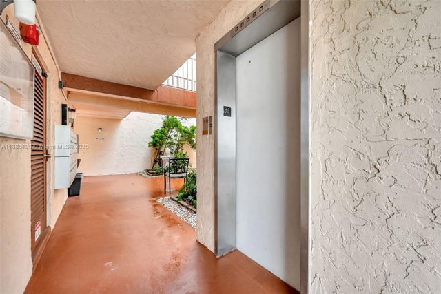 4 of 44 - 700 Se 6th Ave 304, Deerfield Beach, FL