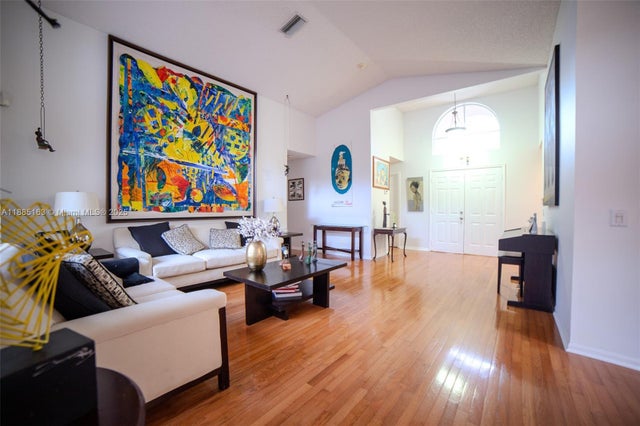 4 of 32 - 667 Carrington Ln, Weston, FL