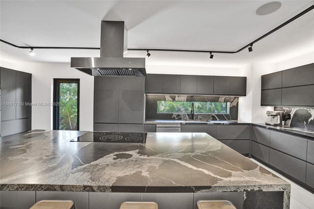 5 of 44 - 14135 N Miami Ave, Miami, FL