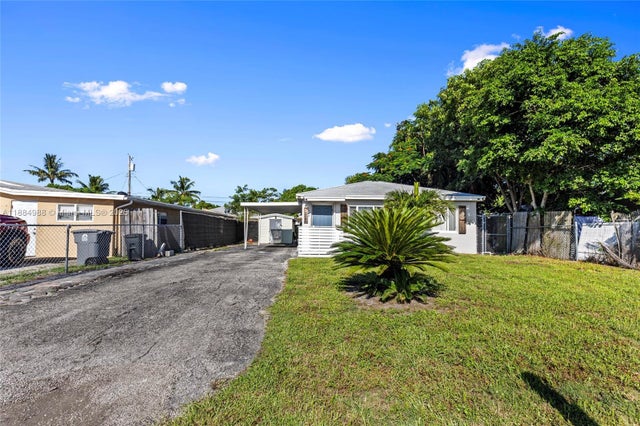 2 of 13 - 7823 Loomis St, Other, FL