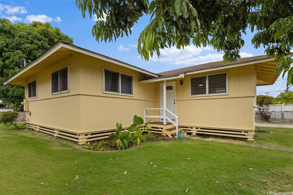 327 Kihapai Street, Kailua