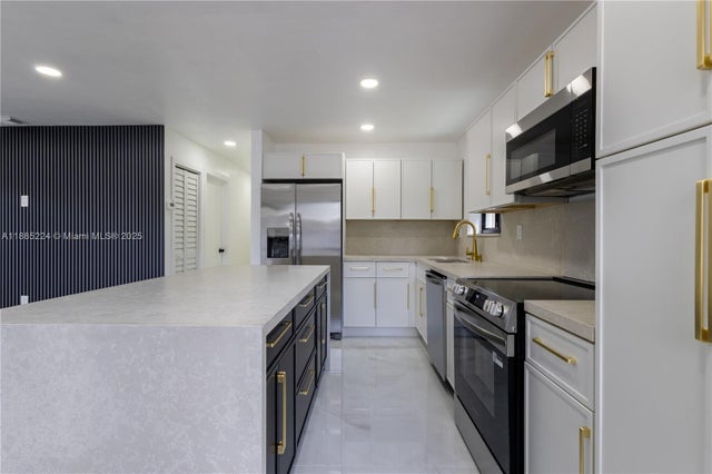 1 of 20 - 1781 Nw 94th St, Miami, FL