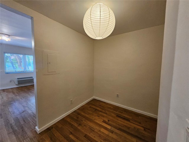 4 of 27 - 745 13th St 16, Miami Beach, FL