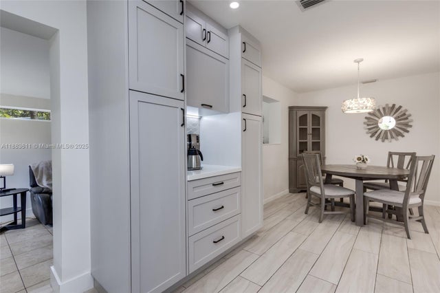 4 of 28 - 210 Sw 64th Ave, Pembroke Pines, FL