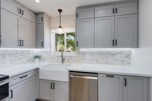5 of 28 - 210 Sw 64th Ave, Pembroke Pines, FL