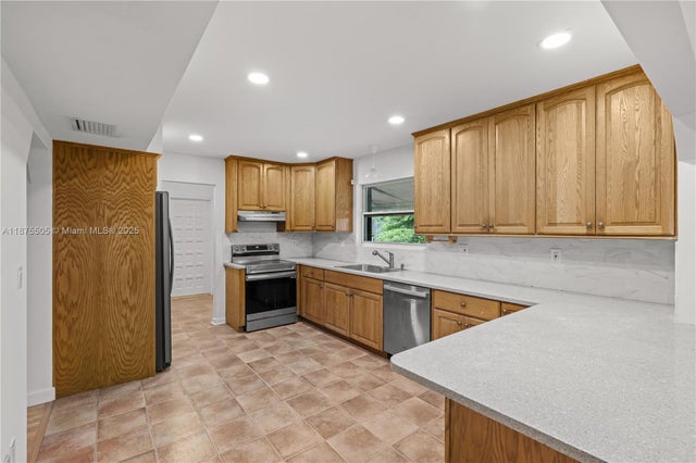 4 of 61 - 17485 Sw 297th Ter, Homestead, FL