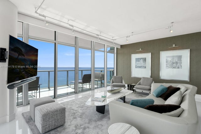 2 of 20 - 3737 Collins Ave S-1501, Miami Beach, FL