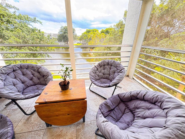 2 of 28 - 9410 Poinciana Pl 405, Davie, FL