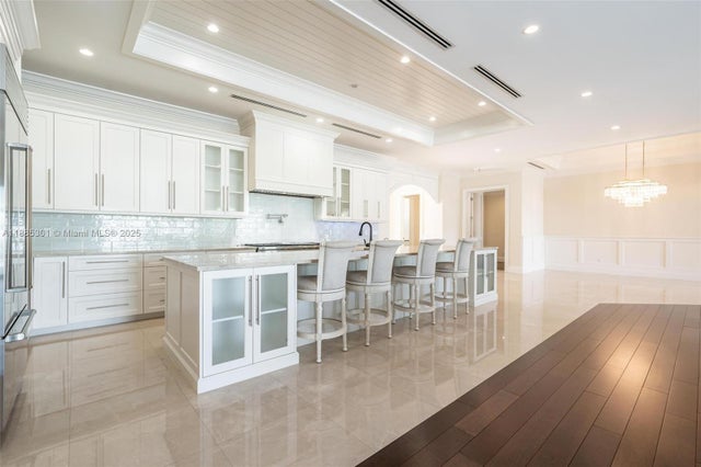 5 of 29 - 2381 Ne 24th St, Lighthouse Point, FL