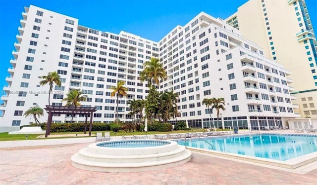 2 of 26 - 5005 Collins Ave 523, Miami Beach, FL