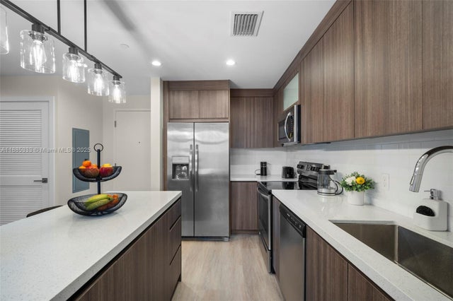 4 of 24 - 1938 Jackson St 306, Hollywood, FL