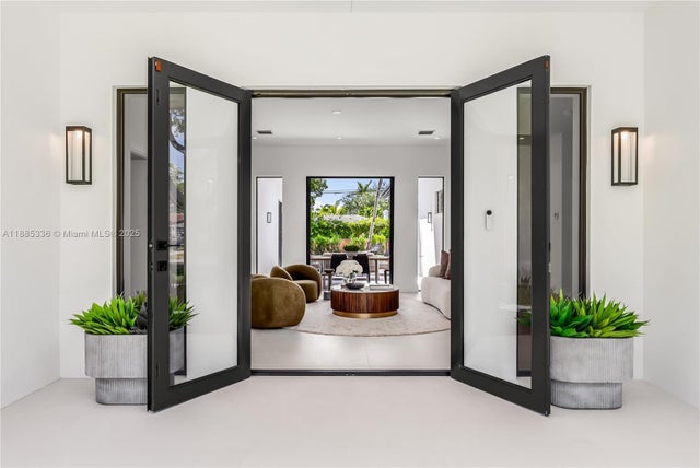 4 of 44 - 144 Nw 110th St, Miami Shores, FL