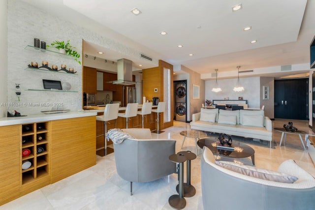 2 of 21 - 808 Brickell Key 1406, Miami, FL